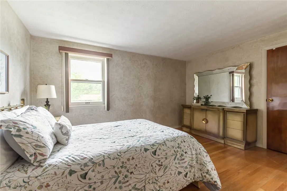 63 Shadywood Drive, Gates, New York 14606, Gates, New York 14606, 4 Bedrooms Bedrooms, 8 Rooms Rooms,2 BathroomsBathrooms,Residential,Closed,63 Shadywood Drive, Gates, New York 14606,R1608496