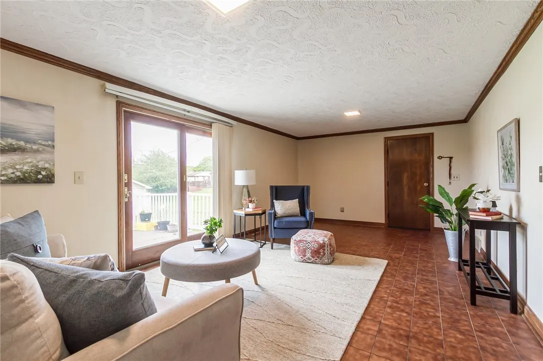 63 Shadywood Drive, Gates, New York 14606, Gates, New York 14606, 4 Bedrooms Bedrooms, 8 Rooms Rooms,2 BathroomsBathrooms,Residential,Closed,63 Shadywood Drive, Gates, New York 14606,R1608496