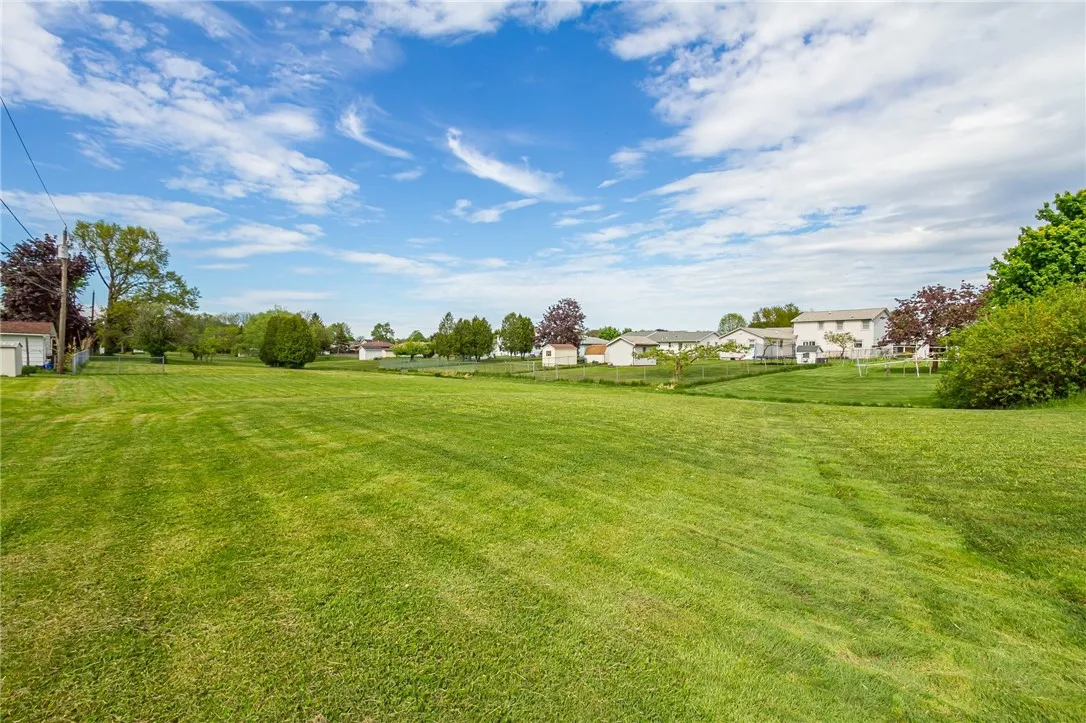 63 Shadywood Drive, Gates, New York 14606, Gates, New York 14606, 4 Bedrooms Bedrooms, 8 Rooms Rooms,2 BathroomsBathrooms,Residential,Closed,63 Shadywood Drive, Gates, New York 14606,R1608496