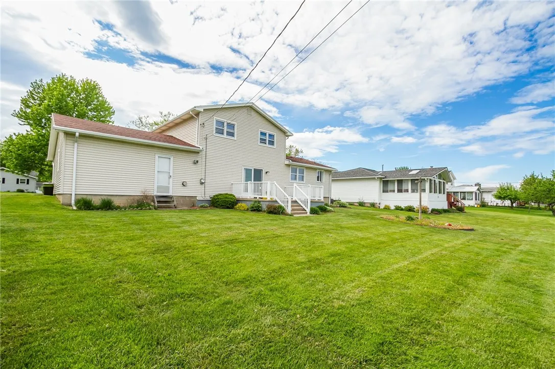 63 Shadywood Drive, Gates, New York 14606, Gates, New York 14606, 4 Bedrooms Bedrooms, 8 Rooms Rooms,2 BathroomsBathrooms,Residential,Closed,63 Shadywood Drive, Gates, New York 14606,R1608496