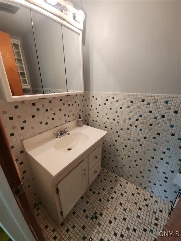 149 Robbins Lane, Dewitt, New York 13214, De Witt, New York 13214, 3 Bedrooms Bedrooms, 8 Rooms Rooms,2 BathroomsBathrooms,Residential,Closed,149 Robbins Lane, Dewitt, New York 13214,S1608876