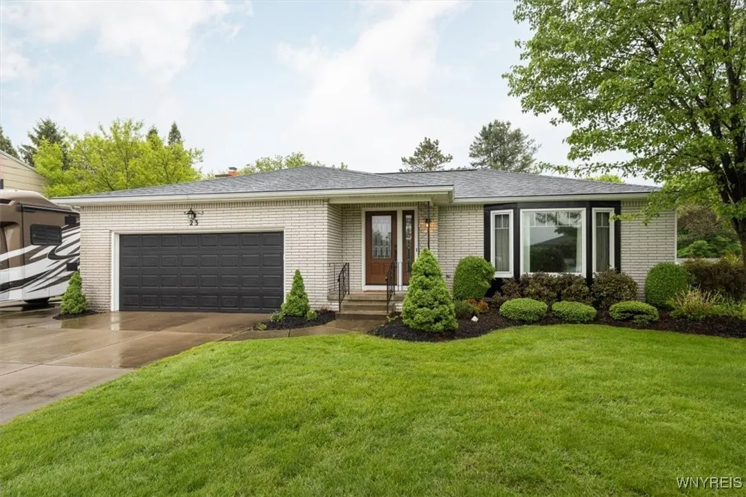 23 Bittersweet Lane, Orchard Park, New York 14127, Orchard Park, New York 14127, 3 Bedrooms Bedrooms, 7 Rooms Rooms,2 BathroomsBathrooms,Residential,Closed,23 Bittersweet Lane, Orchard Park, New York 14127,B1608158