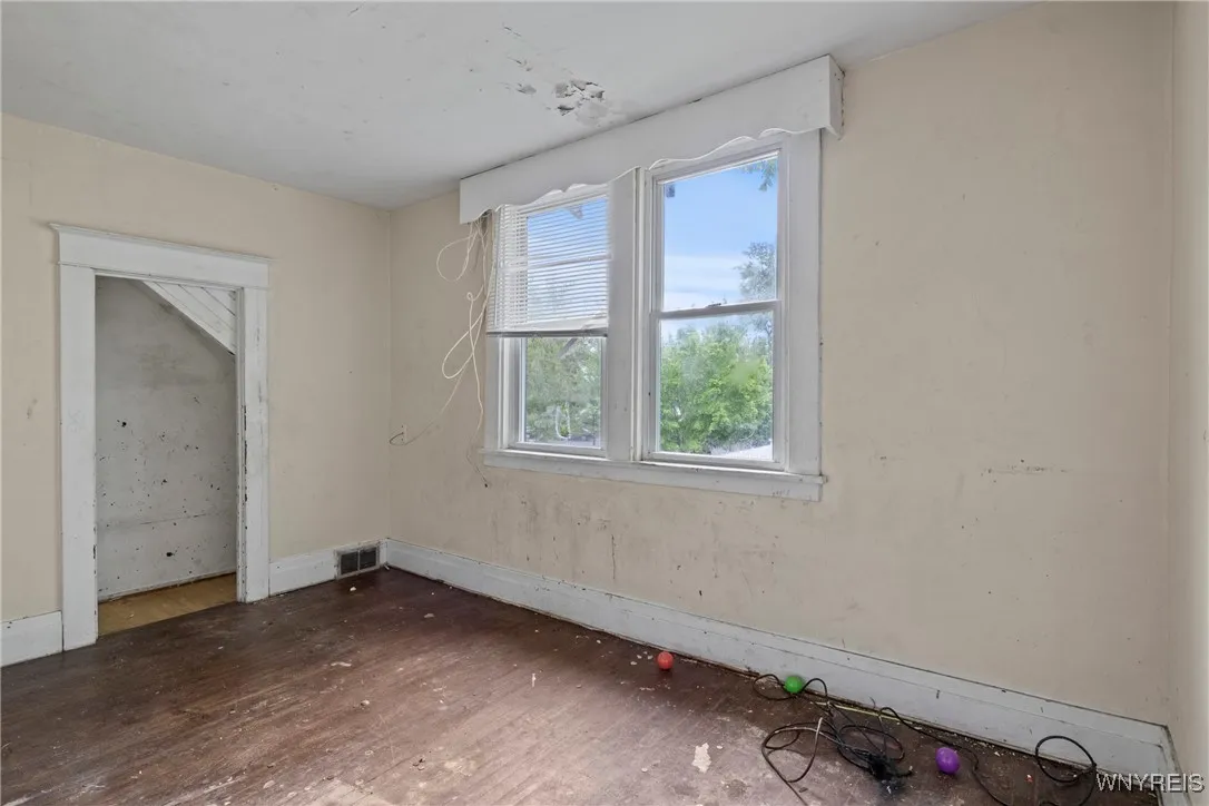 22 Bruce Street, Buffalo, New York 14214, Buffalo, New York 14214, 3 Bedrooms Bedrooms, 6 Rooms Rooms,1 BathroomBathrooms,Residential,Closed,22 Bruce Street, Buffalo, New York 14214,B1609822