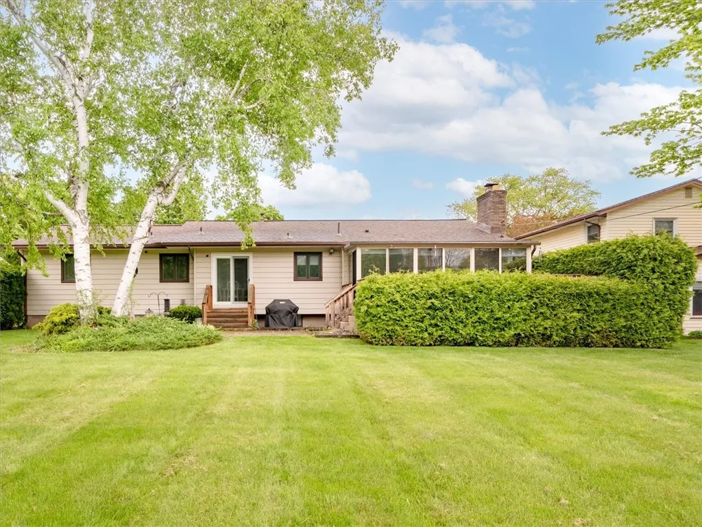 39 Sahara Dr, Gates, New York 14624, Gates, New York 14624, 4 Bedrooms Bedrooms, 7 Rooms Rooms,2 BathroomsBathrooms,Residential,Closed,39 Sahara Dr, Gates, New York 14624,R1609773