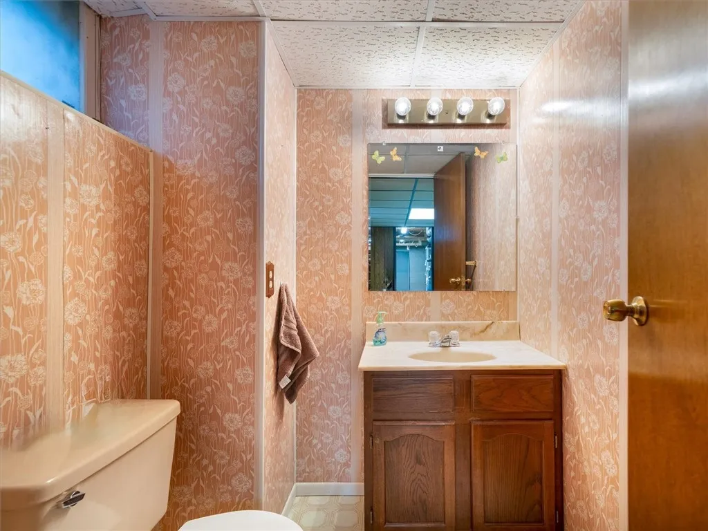 39 Sahara Dr, Gates, New York 14624, Gates, New York 14624, 4 Bedrooms Bedrooms, 7 Rooms Rooms,2 BathroomsBathrooms,Residential,Closed,39 Sahara Dr, Gates, New York 14624,R1609773