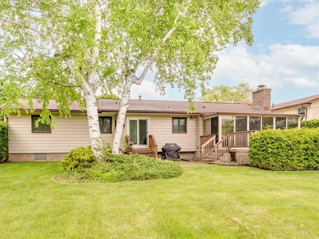 39 Sahara Dr, Gates, New York 14624, Gates, New York 14624, 4 Bedrooms Bedrooms, 7 Rooms Rooms,2 BathroomsBathrooms,Residential,Closed,39 Sahara Dr, Gates, New York 14624,R1609773