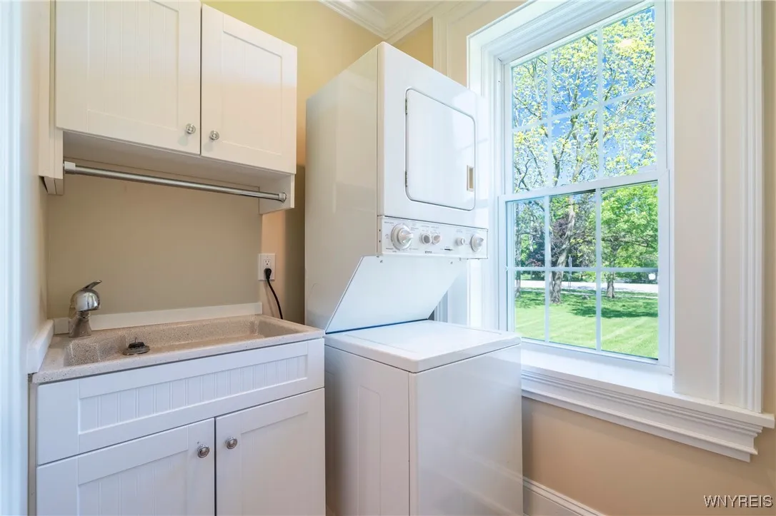8785 Main Street, Clarence, New York 14221, Clarence, New York 14221, 3 Bedrooms Bedrooms, 7 Rooms Rooms,2 BathroomsBathrooms,Residential,Closed,8785 Main Street, Clarence, New York 14221,0,B1609845