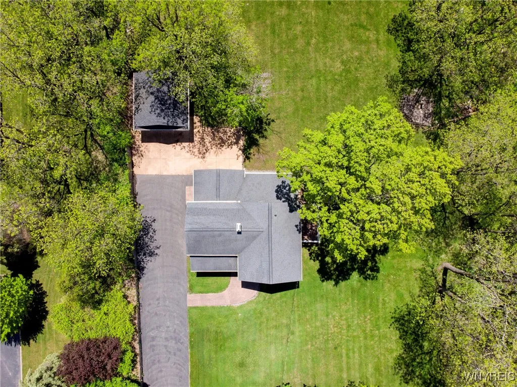 8785 Main Street, Clarence, New York 14221, Clarence, New York 14221, 3 Bedrooms Bedrooms, 7 Rooms Rooms,2 BathroomsBathrooms,Residential,Closed,8785 Main Street, Clarence, New York 14221,0,B1609845