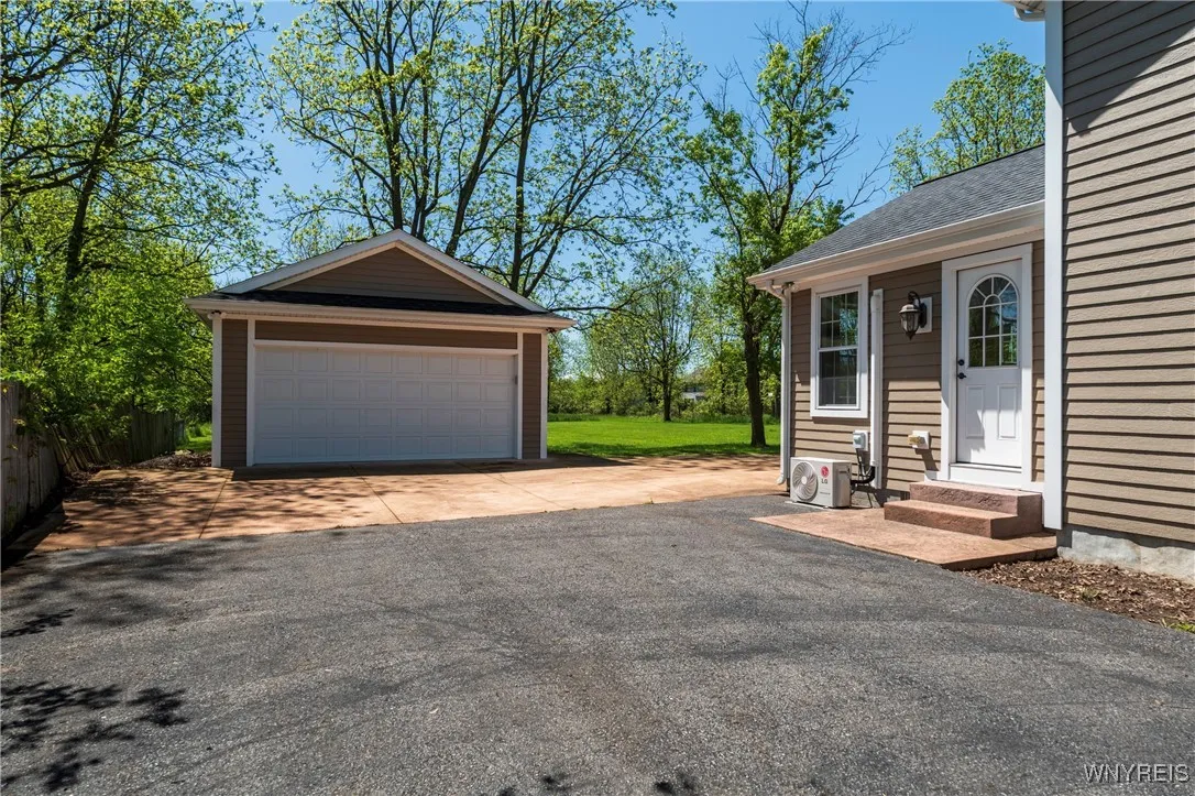 8785 Main Street, Clarence, New York 14221, Clarence, New York 14221, 3 Bedrooms Bedrooms, 7 Rooms Rooms,2 BathroomsBathrooms,Residential,Closed,8785 Main Street, Clarence, New York 14221,0,B1609845