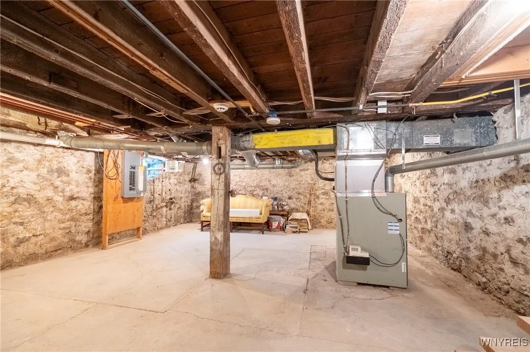 8785 Main Street, Clarence, New York 14221, Clarence, New York 14221, 3 Bedrooms Bedrooms, 7 Rooms Rooms,2 BathroomsBathrooms,Residential,Closed,8785 Main Street, Clarence, New York 14221,0,B1609845