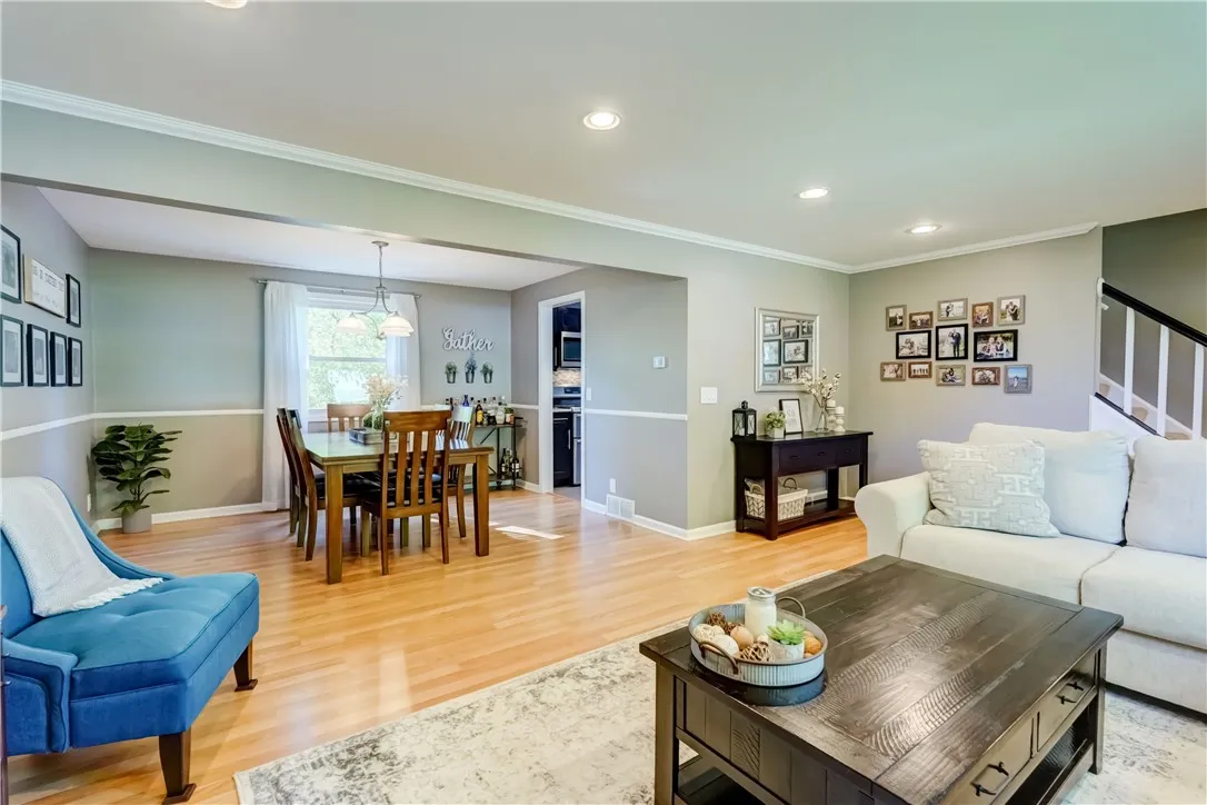 272 Shaftsbury Road, Brighton, New York 14610, Brighton, New York 14610, 5 Bedrooms Bedrooms, 11 Rooms Rooms,2 BathroomsBathrooms,Residential,Closed,272 Shaftsbury Road, Brighton, New York 14610,R1606063