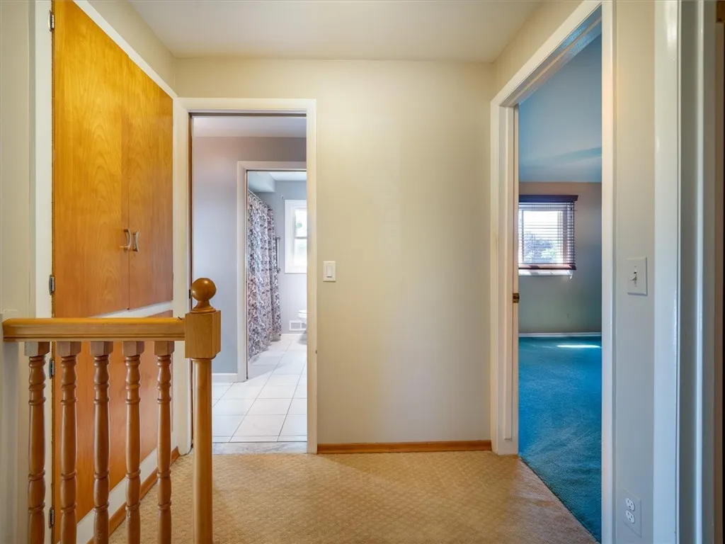 28 Kernwood Drive, Gates, New York 14624, Gates, New York 14624, 4 Bedrooms Bedrooms, 8 Rooms Rooms,1 BathroomBathrooms,Residential,Closed,28 Kernwood Drive, Gates, New York 14624,0,R1609332