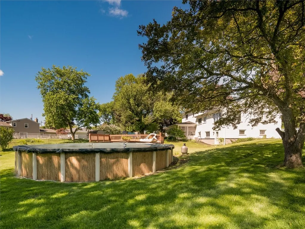 28 Kernwood Drive, Gates, New York 14624, Gates, New York 14624, 4 Bedrooms Bedrooms, 8 Rooms Rooms,1 BathroomBathrooms,Residential,Closed,28 Kernwood Drive, Gates, New York 14624,0,R1609332