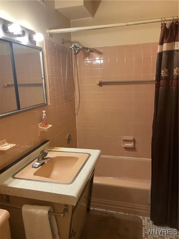 151 Buffalo Avenue 404, Niagara Falls, New York 14, Niagara Falls, New York 14303, 1 Bedroom Bedrooms, 3 Rooms Rooms,1 BathroomBathrooms,Residential,Closed,151 Buffalo Avenue 404, Niagara Falls, New York 14,0,B1609944