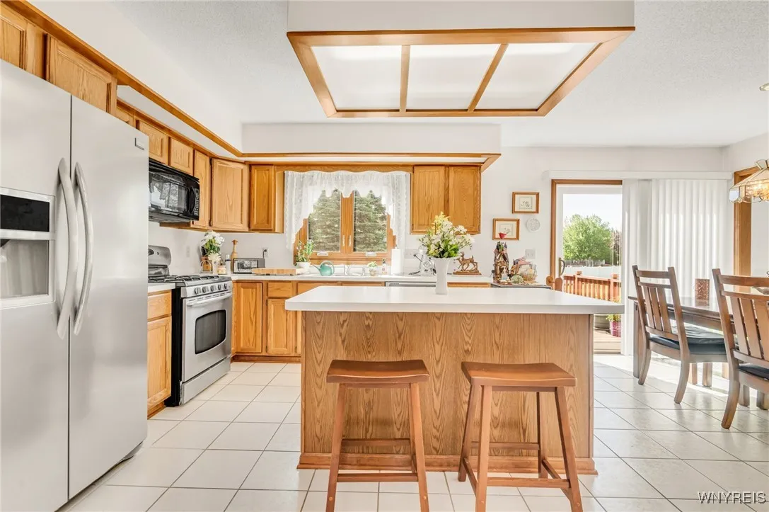 24 Bluejay Circle, Lancaster, New York 14086, Lancaster, New York 14086, 4 Bedrooms Bedrooms, 10 Rooms Rooms,2 BathroomsBathrooms,Residential,Closed,24 Bluejay Circle, Lancaster, New York 14086,0,B1609840