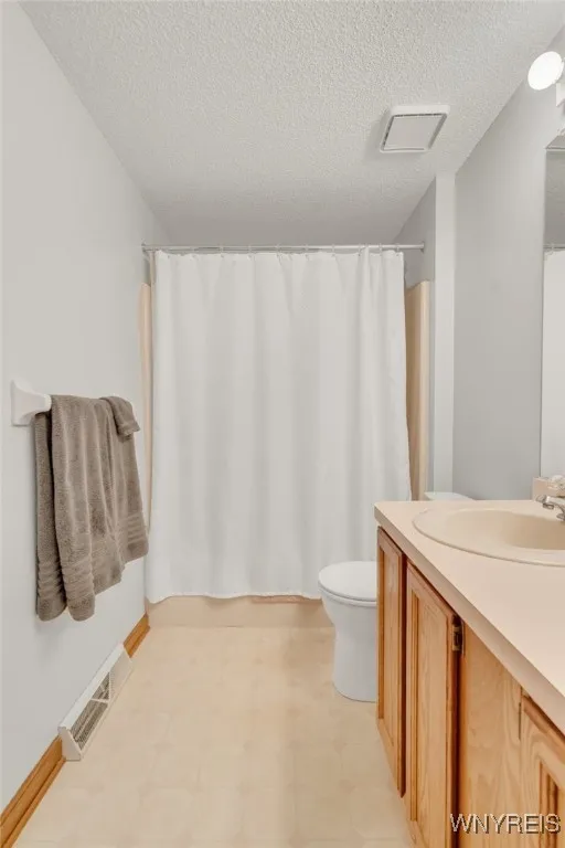 24 Bluejay Circle, Lancaster, New York 14086, Lancaster, New York 14086, 4 Bedrooms Bedrooms, 10 Rooms Rooms,2 BathroomsBathrooms,Residential,Closed,24 Bluejay Circle, Lancaster, New York 14086,0,B1609840