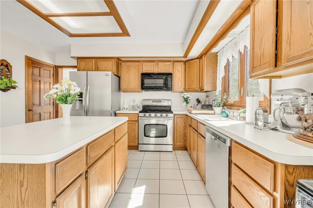 24 Bluejay Circle, Lancaster, New York 14086, Lancaster, New York 14086, 4 Bedrooms Bedrooms, 10 Rooms Rooms,2 BathroomsBathrooms,Residential,Closed,24 Bluejay Circle, Lancaster, New York 14086,0,B1609840