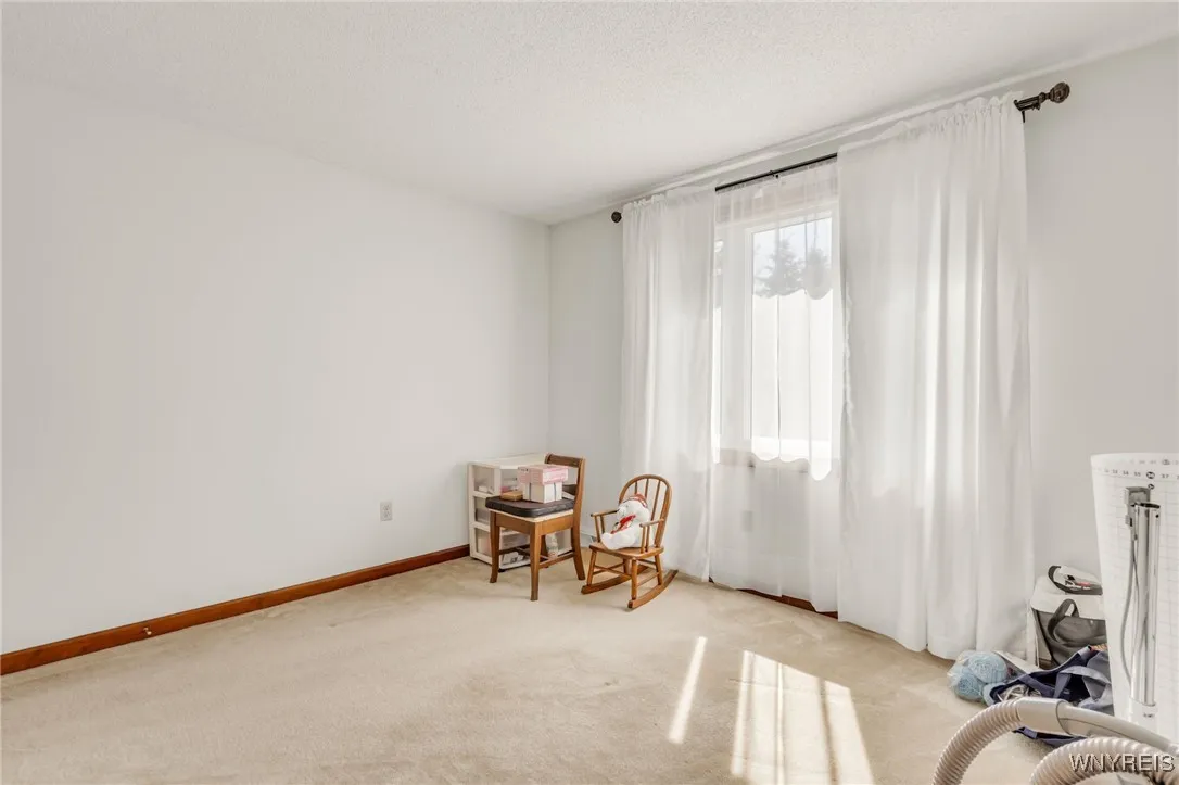 24 Bluejay Circle, Lancaster, New York 14086, Lancaster, New York 14086, 4 Bedrooms Bedrooms, 10 Rooms Rooms,2 BathroomsBathrooms,Residential,Closed,24 Bluejay Circle, Lancaster, New York 14086,0,B1609840