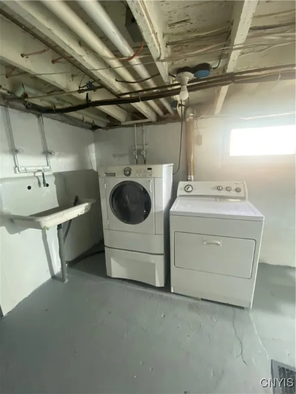 223 Primo Avenue, Sherrill, New York 13461, Sherrill, New York 13461, 4 Bedrooms Bedrooms, 8 Rooms Rooms,2 BathroomsBathrooms,Residential,Closed,223 Primo Avenue, Sherrill, New York 13461,S1609967