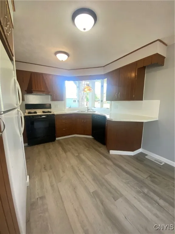223 Primo Avenue, Sherrill, New York 13461, Sherrill, New York 13461, 4 Bedrooms Bedrooms, 8 Rooms Rooms,2 BathroomsBathrooms,Residential,Closed,223 Primo Avenue, Sherrill, New York 13461,S1609967