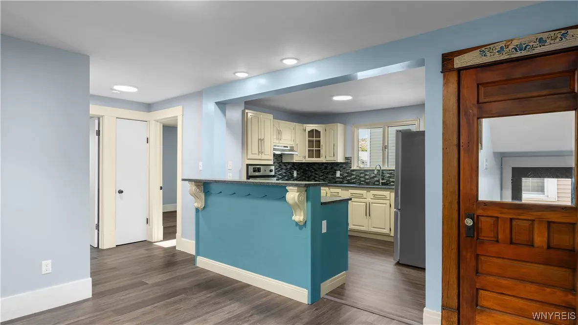 Dining Room/Breakfast Bar