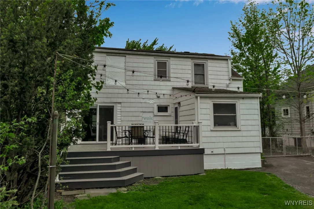 58 Linwood Avenue, Amherst, New York 14221, Amherst, New York 14221, 4 Bedrooms Bedrooms, 7 Rooms Rooms,2 BathroomsBathrooms,Residential,Closed,58 Linwood Avenue, Amherst, New York 14221,B1608909