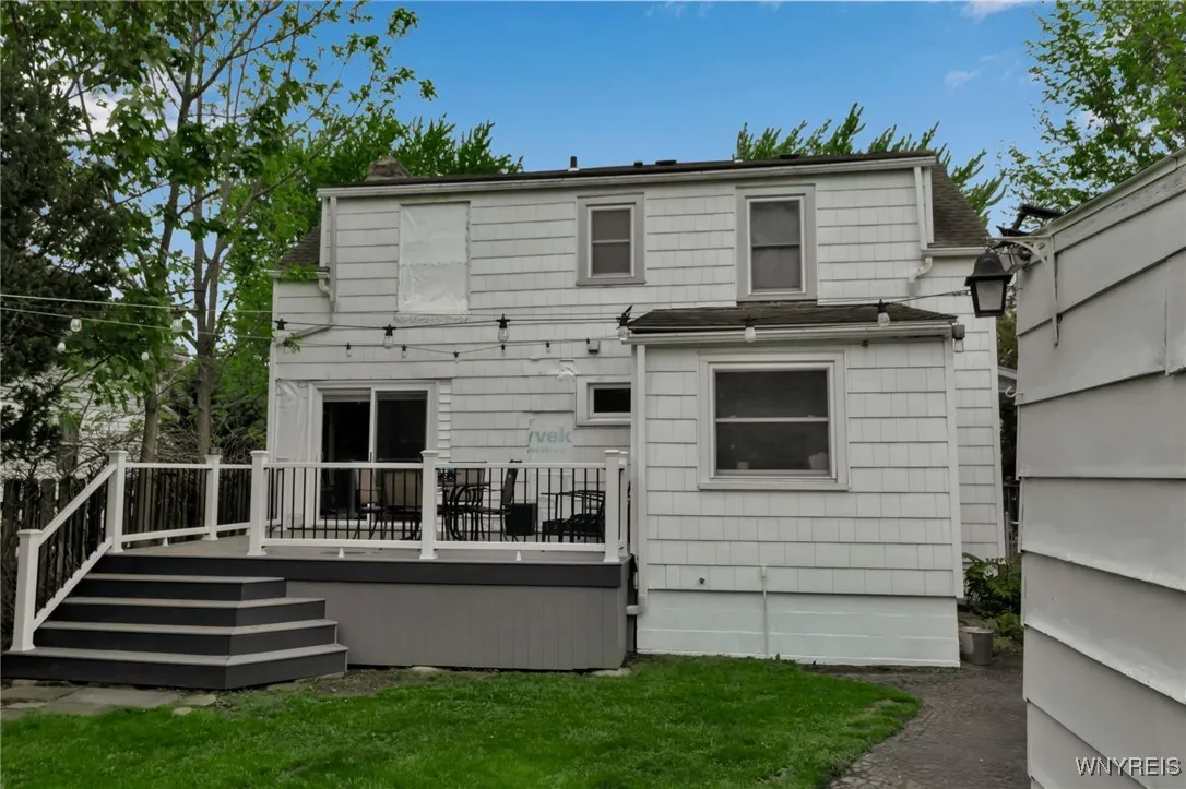 58 Linwood Avenue, Amherst, New York 14221, Amherst, New York 14221, 4 Bedrooms Bedrooms, 7 Rooms Rooms,2 BathroomsBathrooms,Residential,Closed,58 Linwood Avenue, Amherst, New York 14221,B1608909