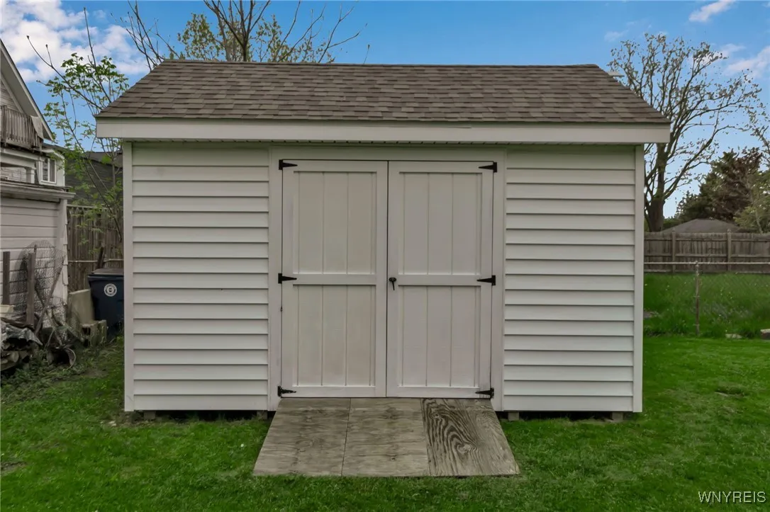 58 Linwood Avenue, Amherst, New York 14221, Amherst, New York 14221, 4 Bedrooms Bedrooms, 7 Rooms Rooms,2 BathroomsBathrooms,Residential,Closed,58 Linwood Avenue, Amherst, New York 14221,B1608909