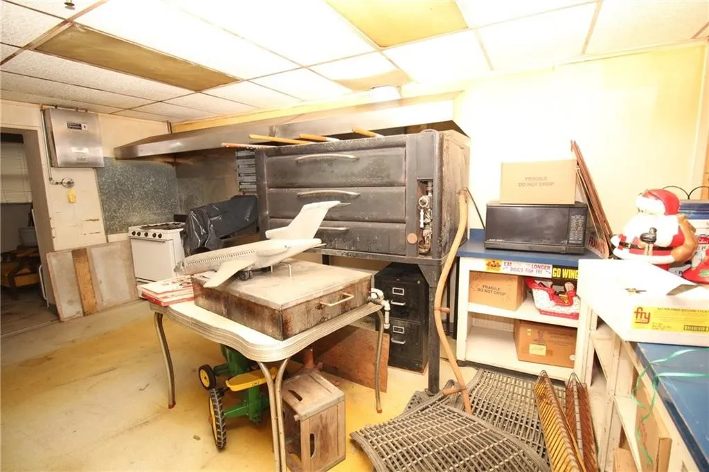 101 Main Street, Phelps, New York 14532, Phelps, New York 14532, 4 Bedrooms Bedrooms, ,3 BathroomsBathrooms,Residential,For Sale,101 Main Street, Phelps, New York 14532,0,R1609842