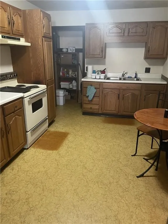 101 Main Street, Phelps, New York 14532, Phelps, New York 14532, 4 Bedrooms Bedrooms, ,3 BathroomsBathrooms,Residential,For Sale,101 Main Street, Phelps, New York 14532,0,R1609842