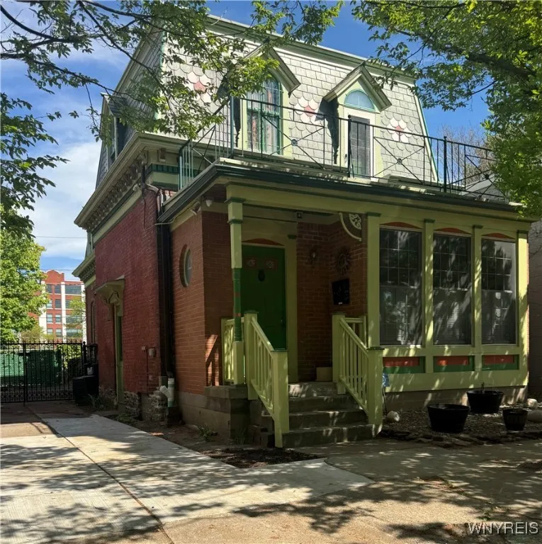15 Saint Louis Place, Buffalo, New York 14202, Buffalo, New York 14202, 2 Bedrooms Bedrooms, 9 Rooms Rooms,2 BathroomsBathrooms,Residential,For Sale,15 Saint Louis Place, Buffalo, New York 14202,B1609849
