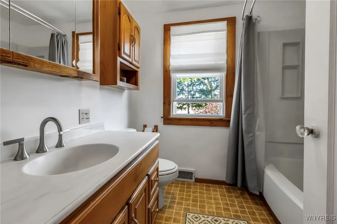 7308 Rochester Road, Lockport Town, New York 14094, Lockport Town, New York 14094, 3 Bedrooms Bedrooms, 7 Rooms Rooms,1 BathroomBathrooms,Residential,For Sale,7308 Rochester Road, Lockport Town, New York 14094,0,B1609971