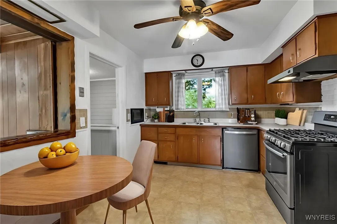 7308 Rochester Road, Lockport Town, New York 14094, Lockport Town, New York 14094, 3 Bedrooms Bedrooms, 7 Rooms Rooms,1 BathroomBathrooms,Residential,For Sale,7308 Rochester Road, Lockport Town, New York 14094,0,B1609971