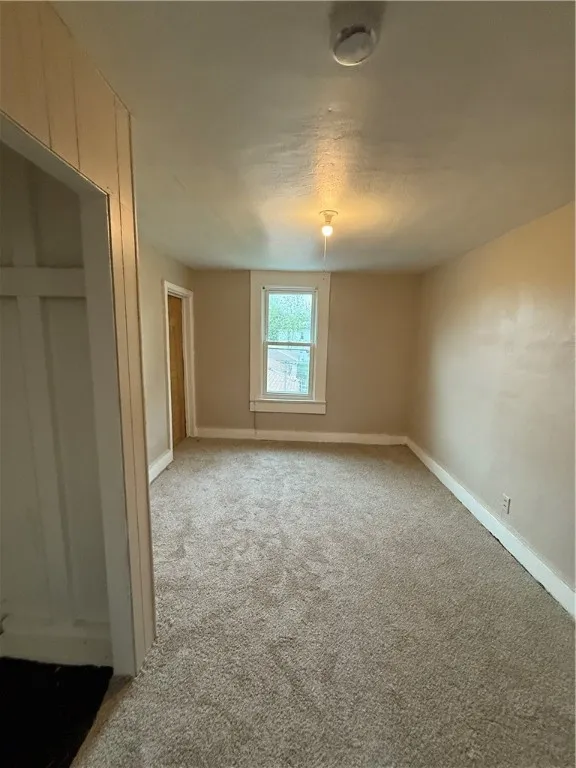 180 Norran Drive, Rochester, New York 14609, Rochester, New York 14609, 5 Bedrooms Bedrooms, ,4 BathroomsBathrooms,Residential,For Sale,180 Norran Drive, Rochester, New York 14609,0,R1608753