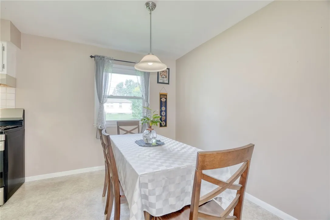 39 Ingram Dr, Gates, New York 14624, Gates, New York 14624, 3 Bedrooms Bedrooms, 5 Rooms Rooms,1 BathroomBathrooms,Residential,Closed,39 Ingram Dr, Gates, New York 14624,R1609739