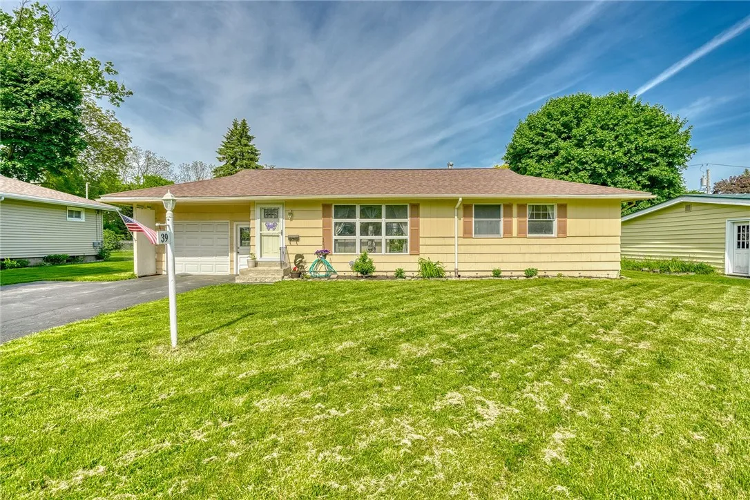 39 Ingram Dr, Gates, New York 14624, Gates, New York 14624, 3 Bedrooms Bedrooms, 5 Rooms Rooms,1 BathroomBathrooms,Residential,Closed,39 Ingram Dr, Gates, New York 14624,R1609739