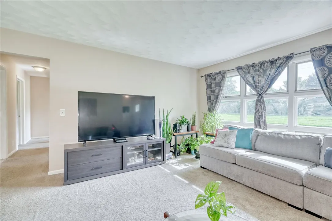 39 Ingram Dr, Gates, New York 14624, Gates, New York 14624, 3 Bedrooms Bedrooms, 5 Rooms Rooms,1 BathroomBathrooms,Residential,Closed,39 Ingram Dr, Gates, New York 14624,R1609739