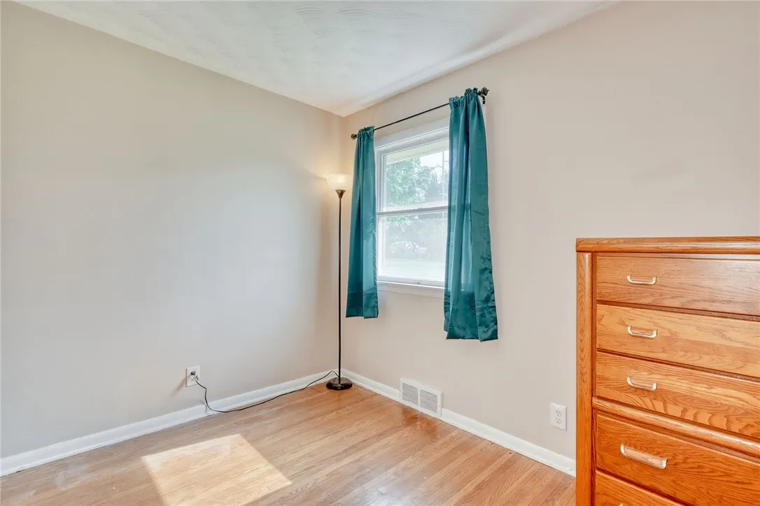 39 Ingram Dr, Gates, New York 14624, Gates, New York 14624, 3 Bedrooms Bedrooms, 5 Rooms Rooms,1 BathroomBathrooms,Residential,Closed,39 Ingram Dr, Gates, New York 14624,R1609739