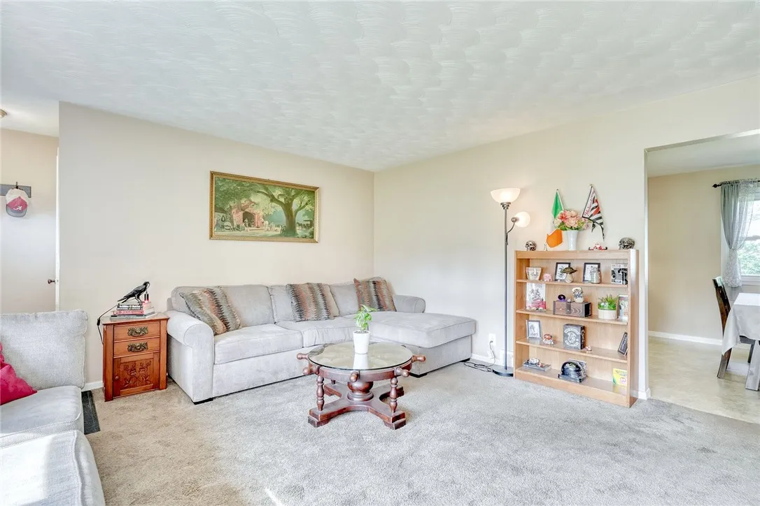 39 Ingram Dr, Gates, New York 14624, Gates, New York 14624, 3 Bedrooms Bedrooms, 5 Rooms Rooms,1 BathroomBathrooms,Residential,Closed,39 Ingram Dr, Gates, New York 14624,R1609739