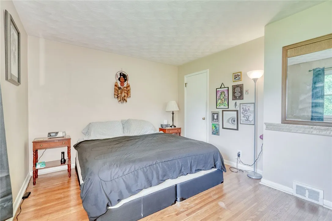 39 Ingram Dr, Gates, New York 14624, Gates, New York 14624, 3 Bedrooms Bedrooms, 5 Rooms Rooms,1 BathroomBathrooms,Residential,Closed,39 Ingram Dr, Gates, New York 14624,R1609739