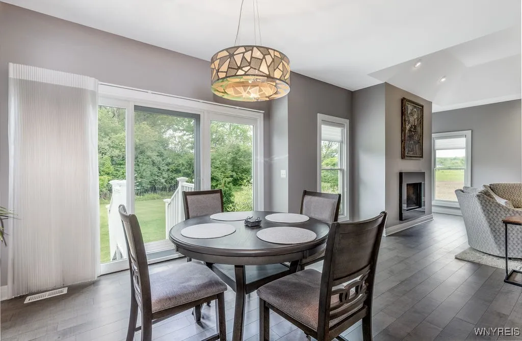 7395 Jewett Holmwood Road, Orchard Park, New York, Orchard Park, New York 14127, 3 Bedrooms Bedrooms, 6 Rooms Rooms,2 BathroomsBathrooms,Residential,Closed,7395 Jewett Holmwood Road, Orchard Park, New York ,B1609899