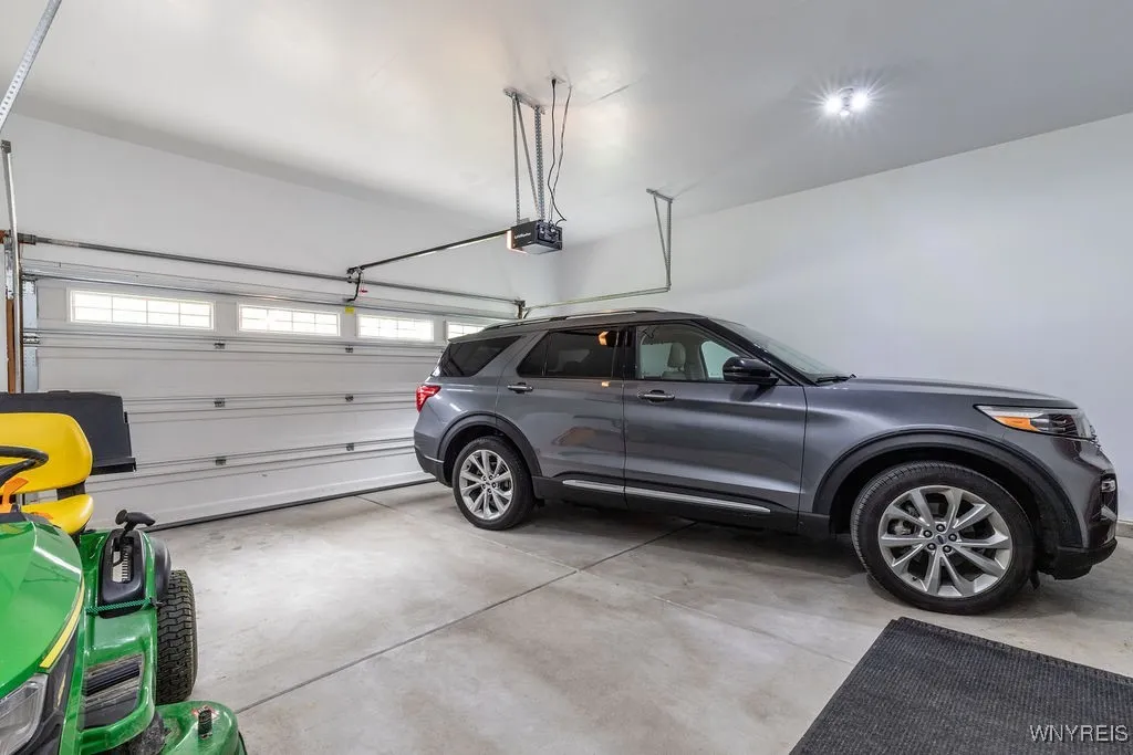 7395 Jewett Holmwood Road, Orchard Park, New York, Orchard Park, New York 14127, 3 Bedrooms Bedrooms, 6 Rooms Rooms,2 BathroomsBathrooms,Residential,Closed,7395 Jewett Holmwood Road, Orchard Park, New York ,B1609899