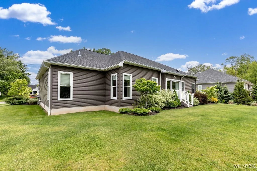 7395 Jewett Holmwood Road, Orchard Park, New York, Orchard Park, New York 14127, 3 Bedrooms Bedrooms, 6 Rooms Rooms,2 BathroomsBathrooms,Residential,Closed,7395 Jewett Holmwood Road, Orchard Park, New York ,B1609899