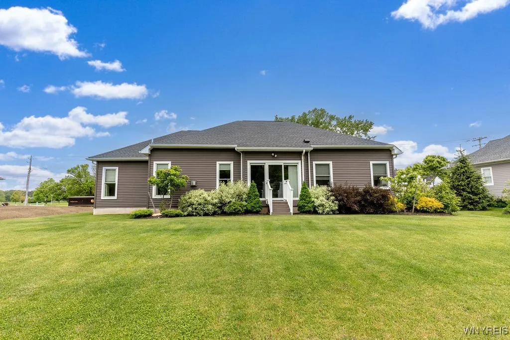 7395 Jewett Holmwood Road, Orchard Park, New York, Orchard Park, New York 14127, 3 Bedrooms Bedrooms, 6 Rooms Rooms,2 BathroomsBathrooms,Residential,Closed,7395 Jewett Holmwood Road, Orchard Park, New York ,B1609899