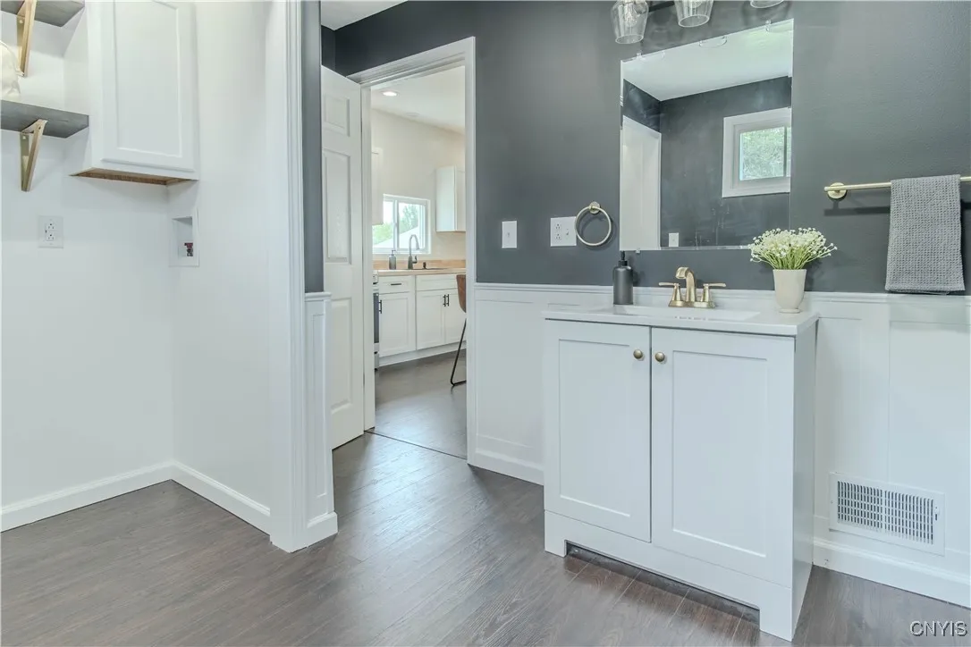 8766 North Main Street, Le Ray, New York 13637, Le Ray, New York 13637, 4 Bedrooms Bedrooms, 7 Rooms Rooms,2 BathroomsBathrooms,Residential,Closed,8766 North Main Street, Le Ray, New York 13637,0,S1609981