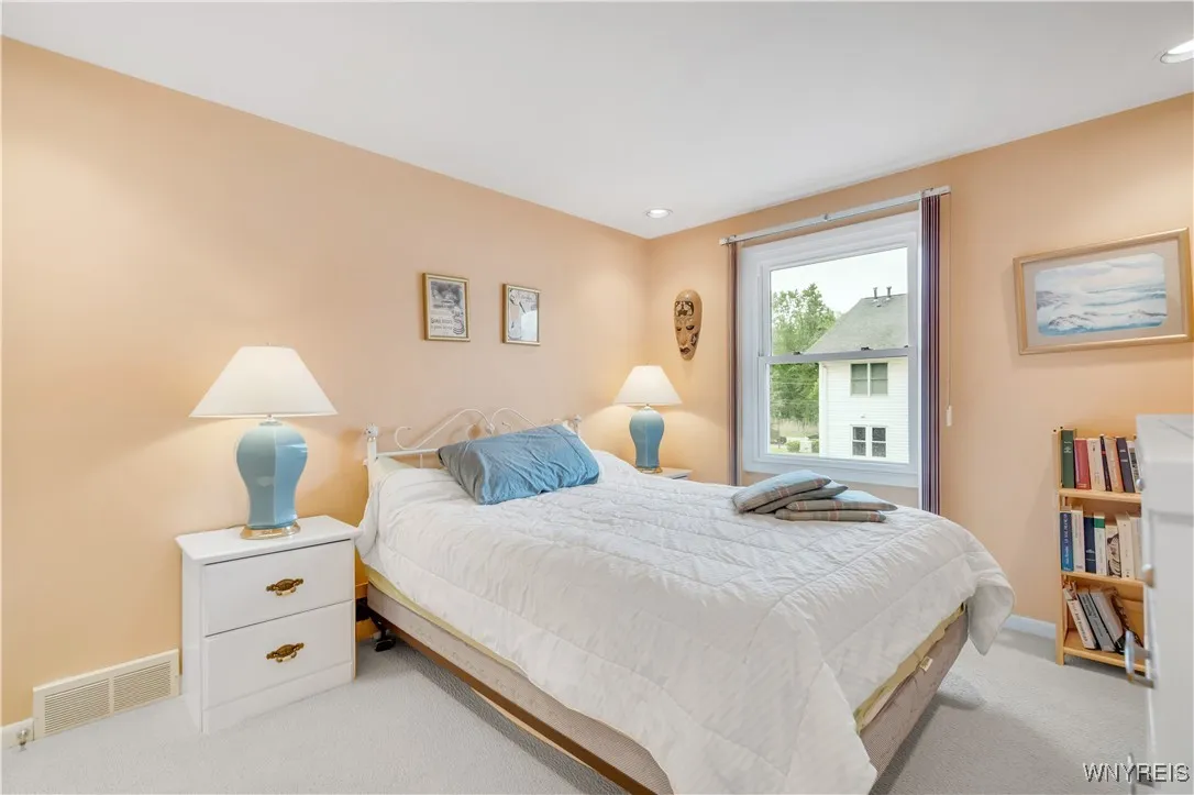 950 West Hopkins Road B, Amherst, New York 14221, Amherst, New York 14221, 2 Bedrooms Bedrooms, 5 Rooms Rooms,2 BathroomsBathrooms,Residential,Closed,950 West Hopkins Road B, Amherst, New York 14221,0,B1609374