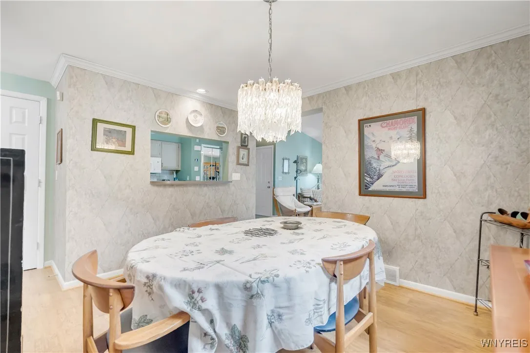950 West Hopkins Road B, Amherst, New York 14221, Amherst, New York 14221, 2 Bedrooms Bedrooms, 5 Rooms Rooms,2 BathroomsBathrooms,Residential,Closed,950 West Hopkins Road B, Amherst, New York 14221,0,B1609374