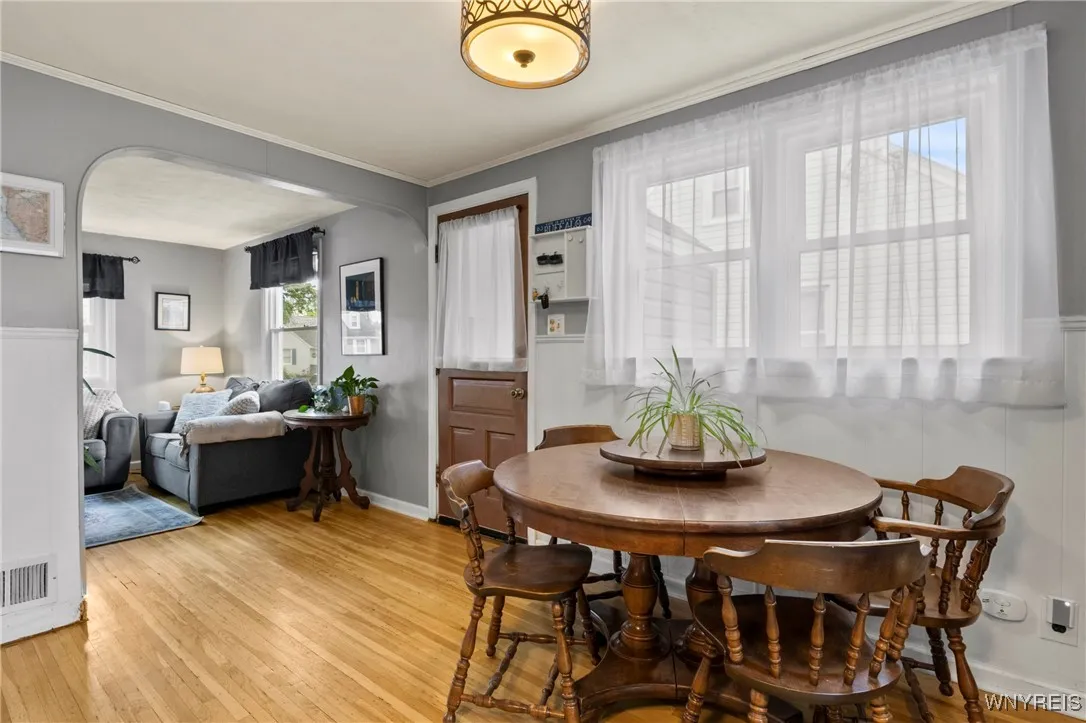 1587 Parker Boulevard, Tonawanda-town, New York 14, Tonawanda, New York 14150, 3 Bedrooms Bedrooms, 6 Rooms Rooms,1 BathroomBathrooms,Residential,Closed,1587 Parker Boulevard, Tonawanda-town, New York 14,B1609451