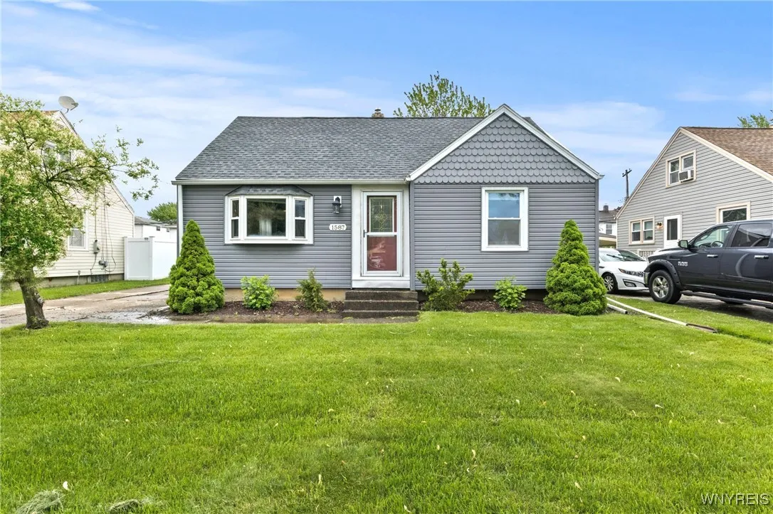 1587 Parker Boulevard, Tonawanda-town, New York 14, Tonawanda, New York 14150, 3 Bedrooms Bedrooms, 6 Rooms Rooms,1 BathroomBathrooms,Residential,Closed,1587 Parker Boulevard, Tonawanda-town, New York 14,B1609451