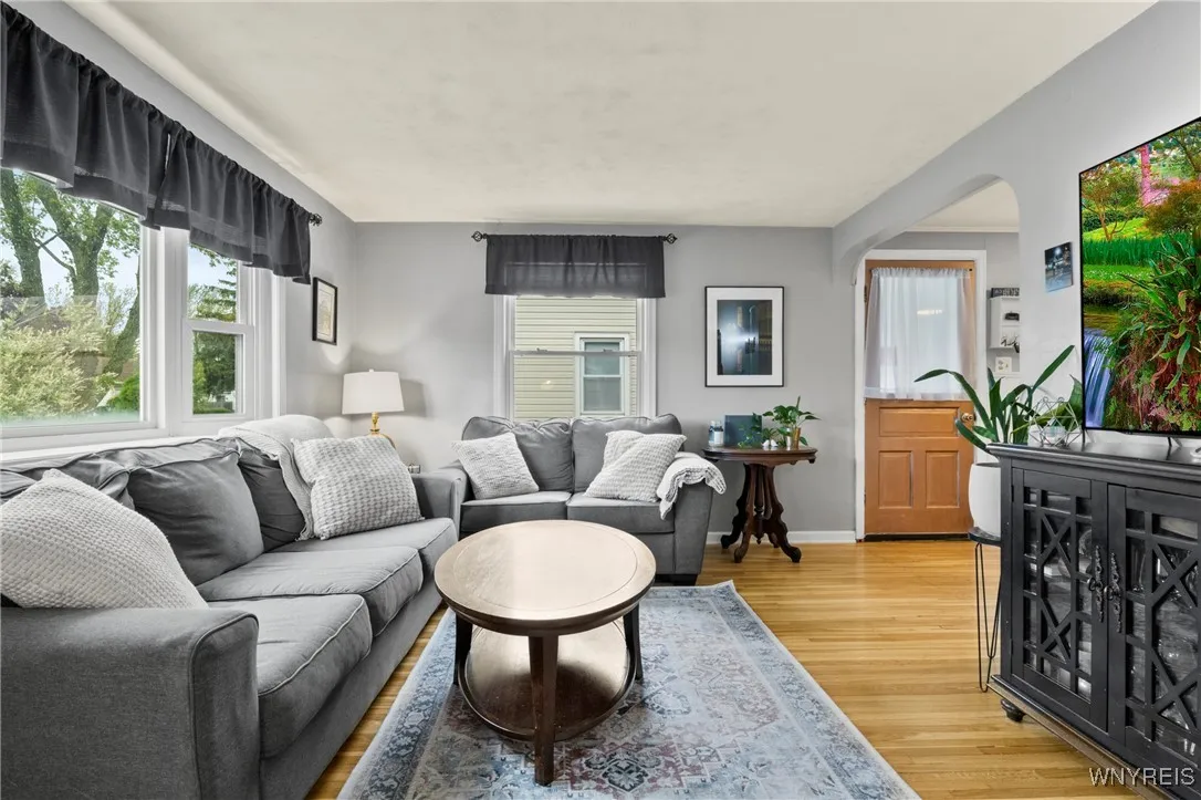 1587 Parker Boulevard, Tonawanda-town, New York 14, Tonawanda, New York 14150, 3 Bedrooms Bedrooms, 6 Rooms Rooms,1 BathroomBathrooms,Residential,Closed,1587 Parker Boulevard, Tonawanda-town, New York 14,B1609451